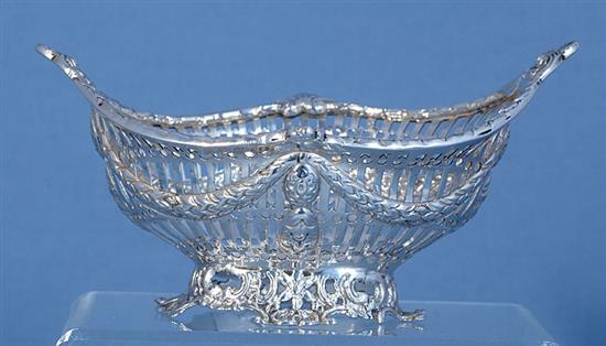 A pair of Victorian silver navette sweetmeat dishes,